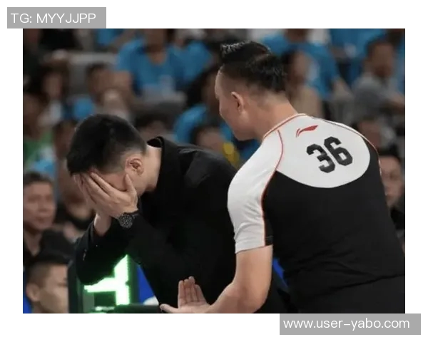 吾米提江巧妙运用马赛回旋发动反击却因踩脚犯规被裁判吹停引发争议