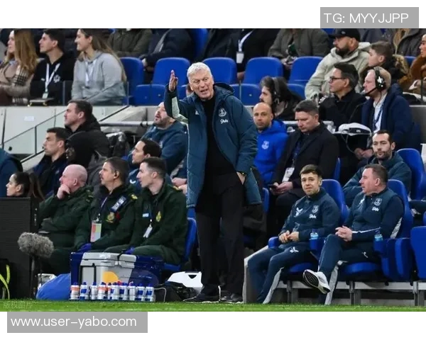 理查兹建议阿尔特塔在对阵曼联时使用热苏斯替代约克雷斯以保持冷静状态 理查兹建议阿尔特塔在对阵曼联时使用热苏斯替代约克雷斯以保持冷静状态