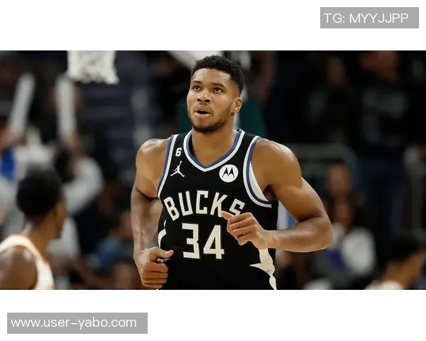 小里盛赞字母哥风度翩翩湖记调侃其在比赛用球管理上有所提升